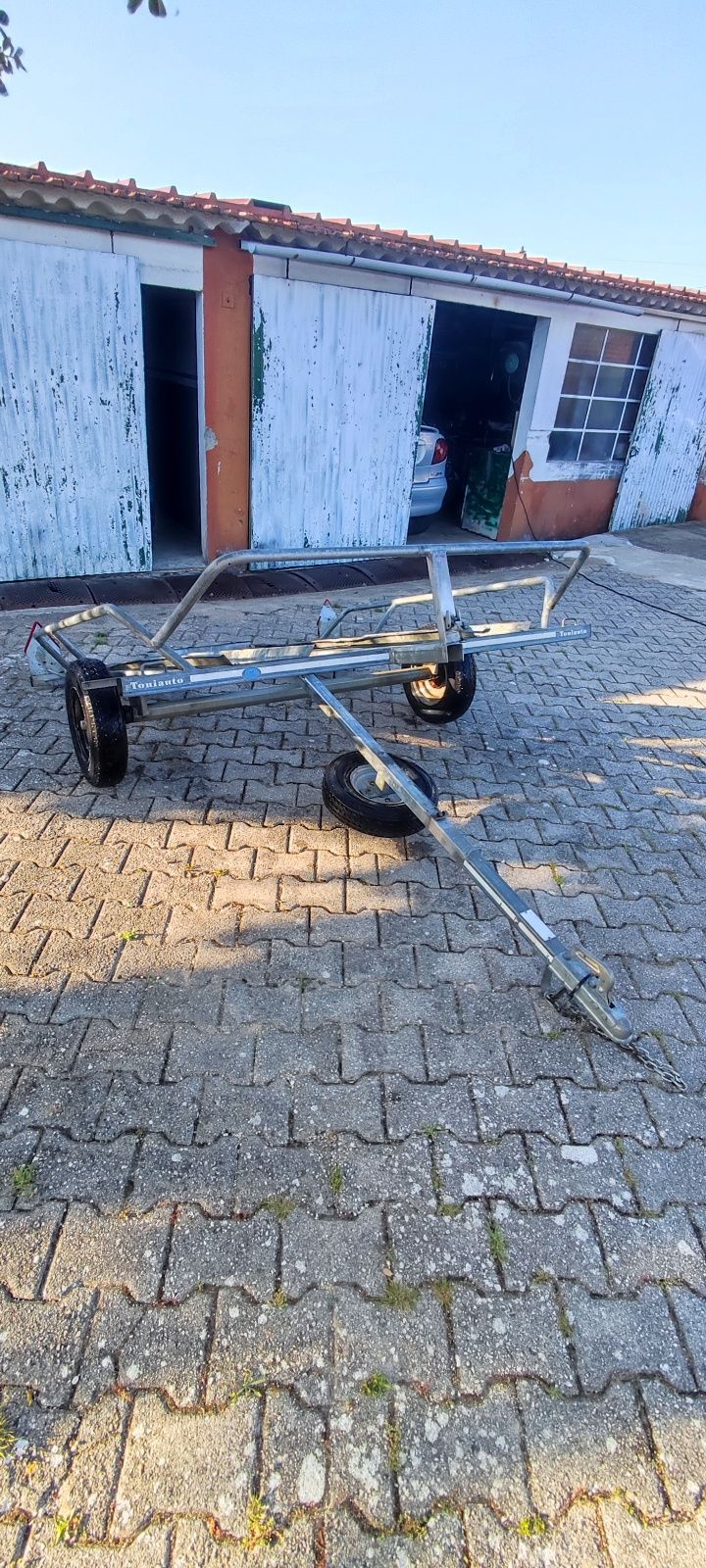 Vendo reboque moto 4 Toniauto