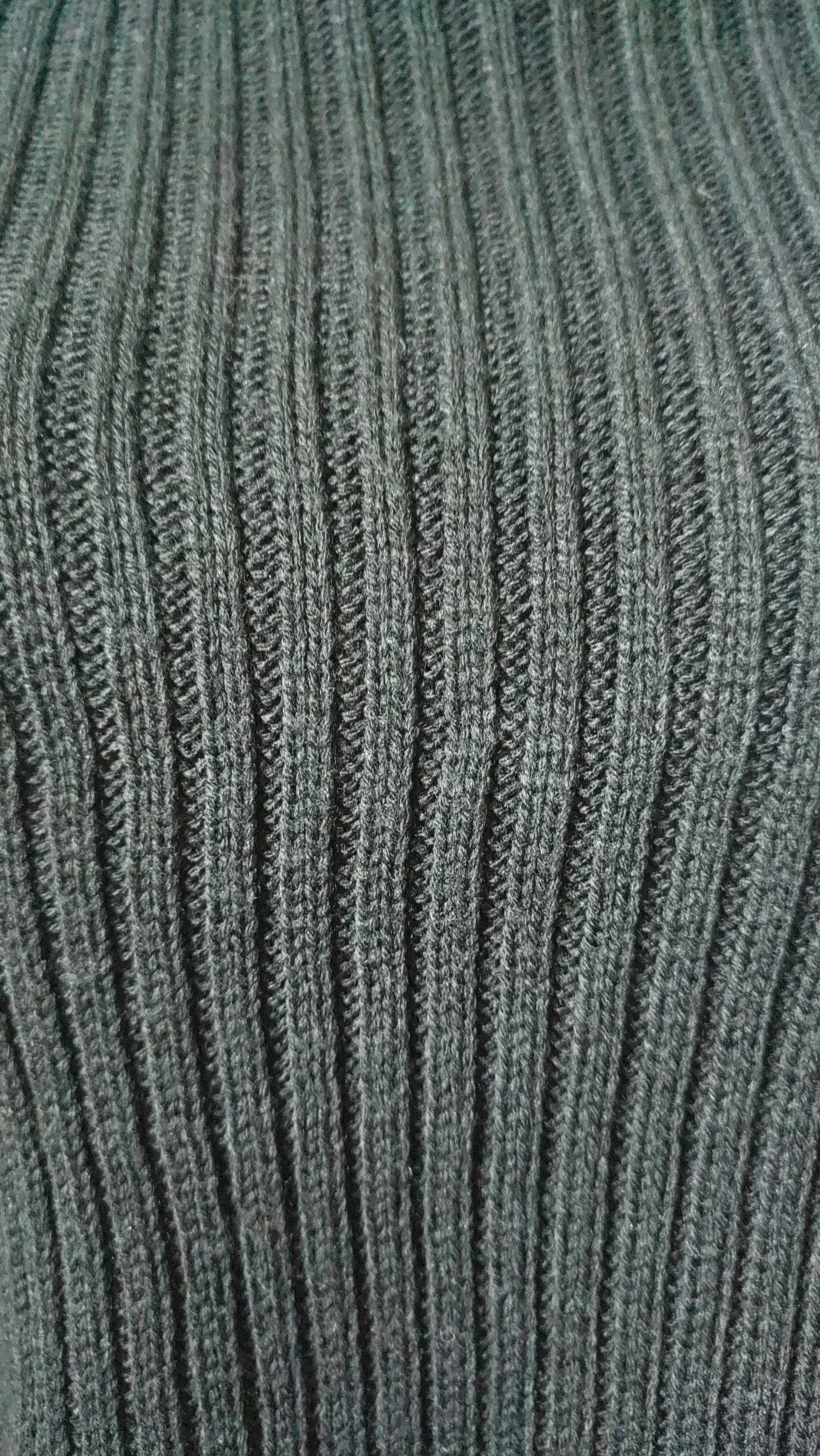Sweter damski plus size z golfem czarny gruby prążek z długim rękawem