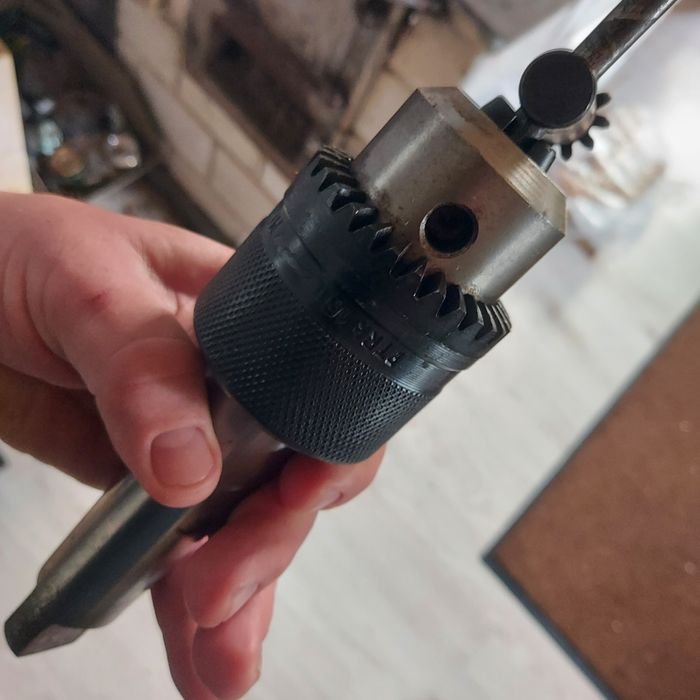 Uchwyt 4/2 Główka  kluczyk do wiertarki stołowej Made in Poland PRL