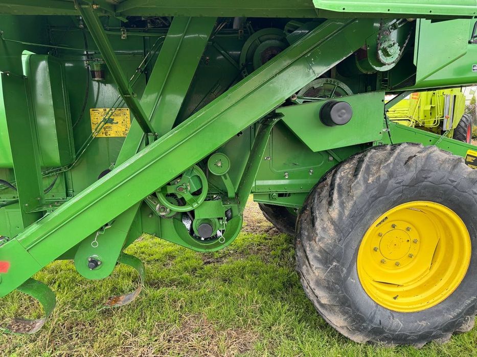 Комбайн свіжопригнаний John Deere 1052