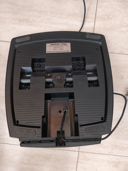 Volante e pedais para computador