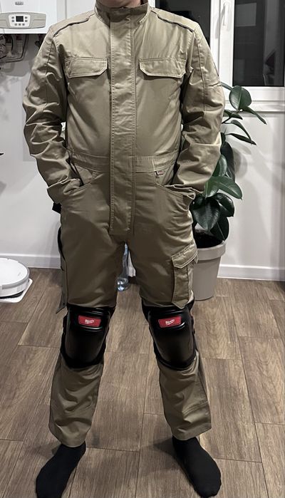 Строительный комбинезон М , новый