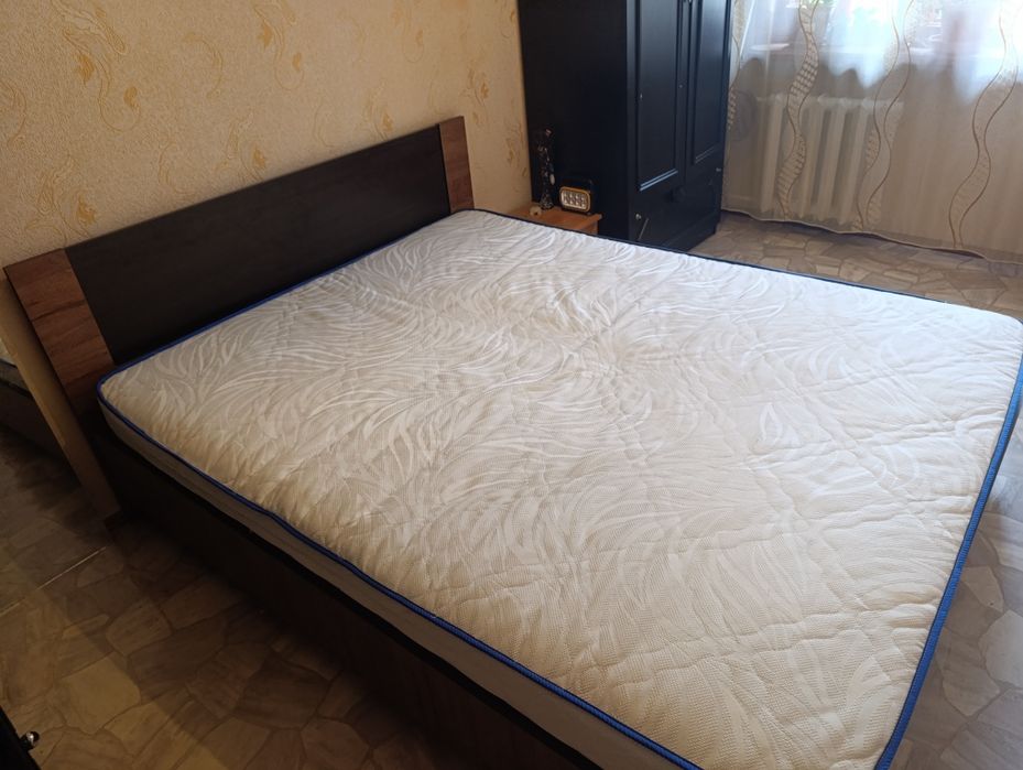 Кровать двухспальная бу