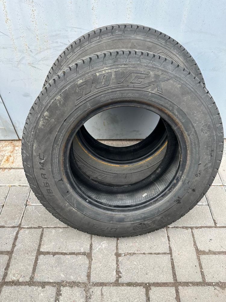 Автошини пара 185 r14С Donex
