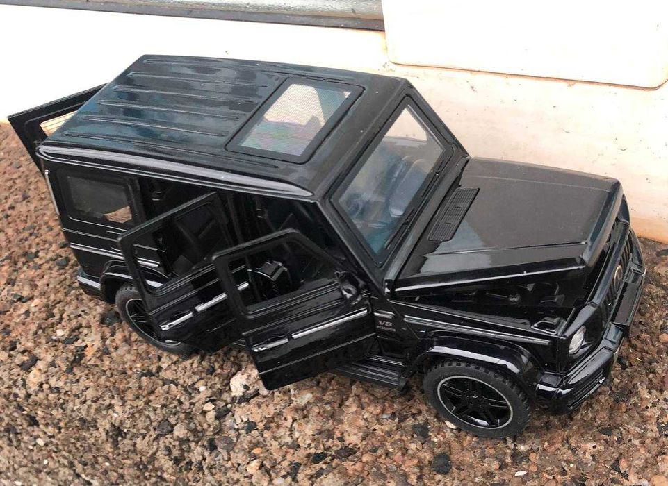 Гелик Мерседес 15 см металл, свет, звук, всё открывается