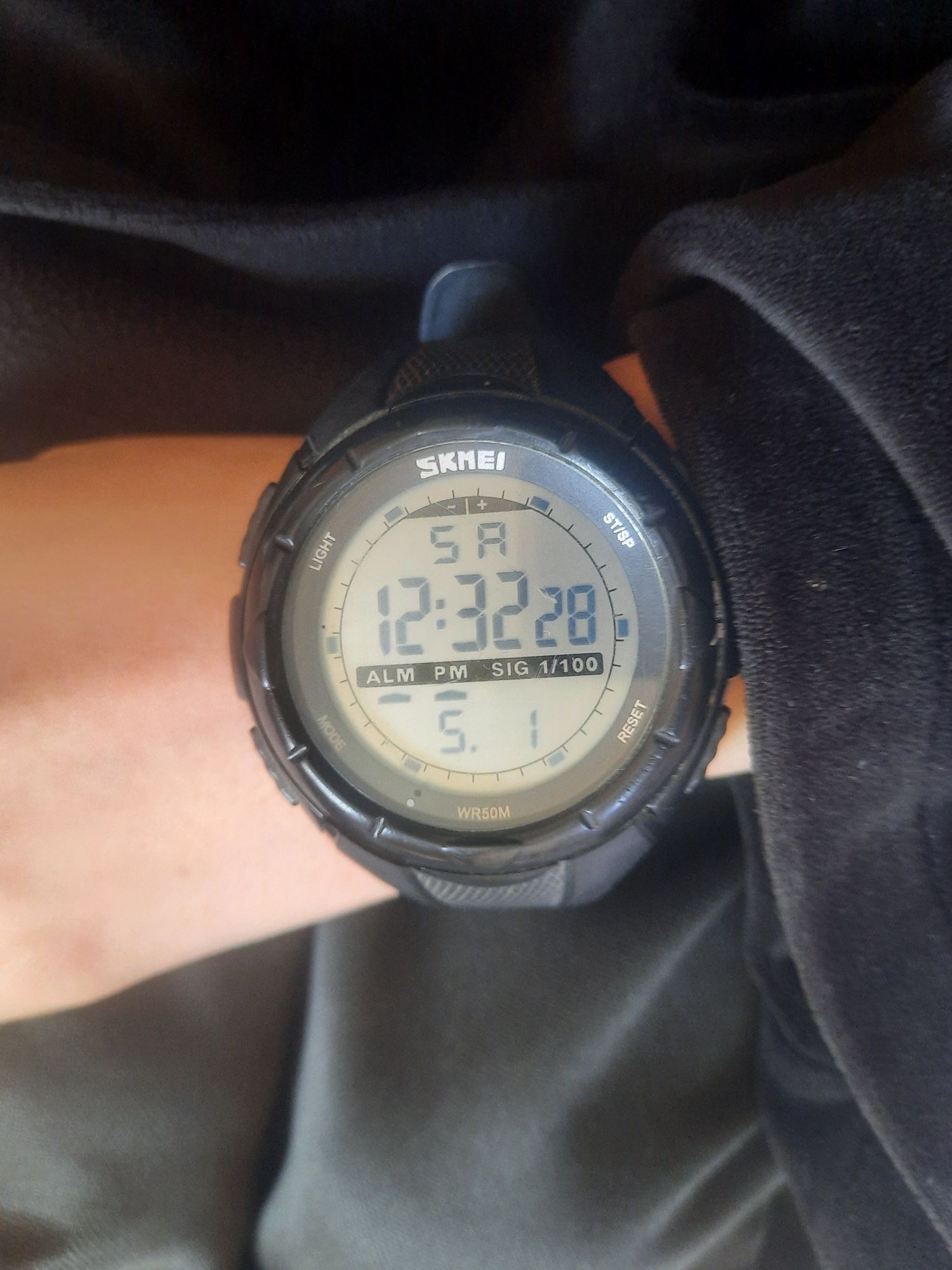 Продам часы Skmel
