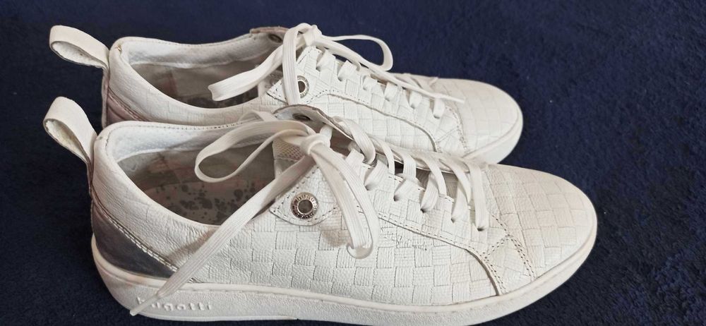 Buty Bugatti Skórzane półbuty białe 38