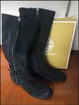 Botas de mulher como novas