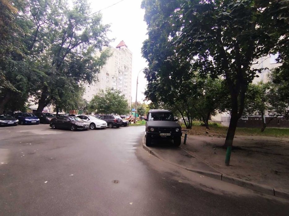 Продаж 3-кім   Автозаводська 39  Бережанська  Оболонський район