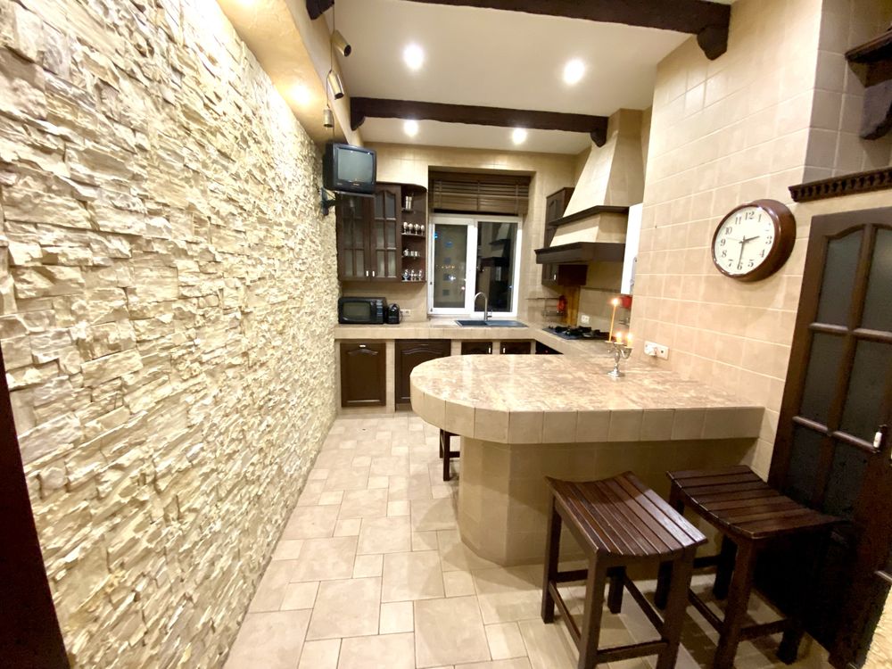 Продам 3 ком. квартиру, 107 м2, мебель, техника, ремонт, рядом парк