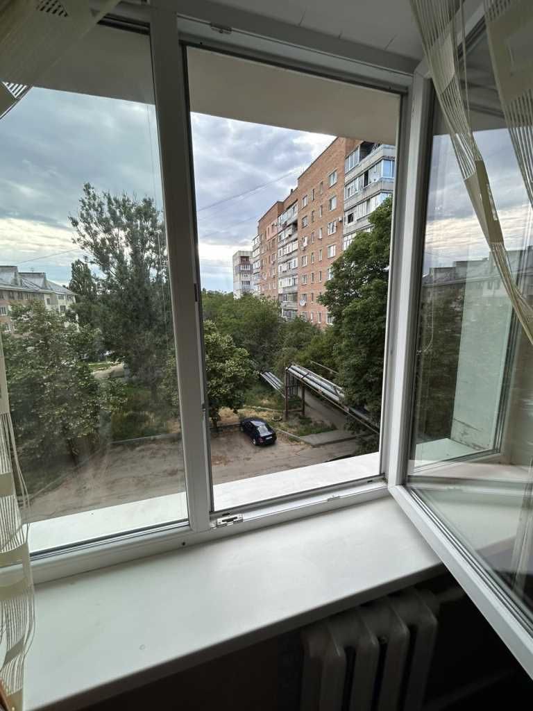 Кімната із зручностями, ЖБІ, 14 м², 4/5 поверх, з меблями та технікою