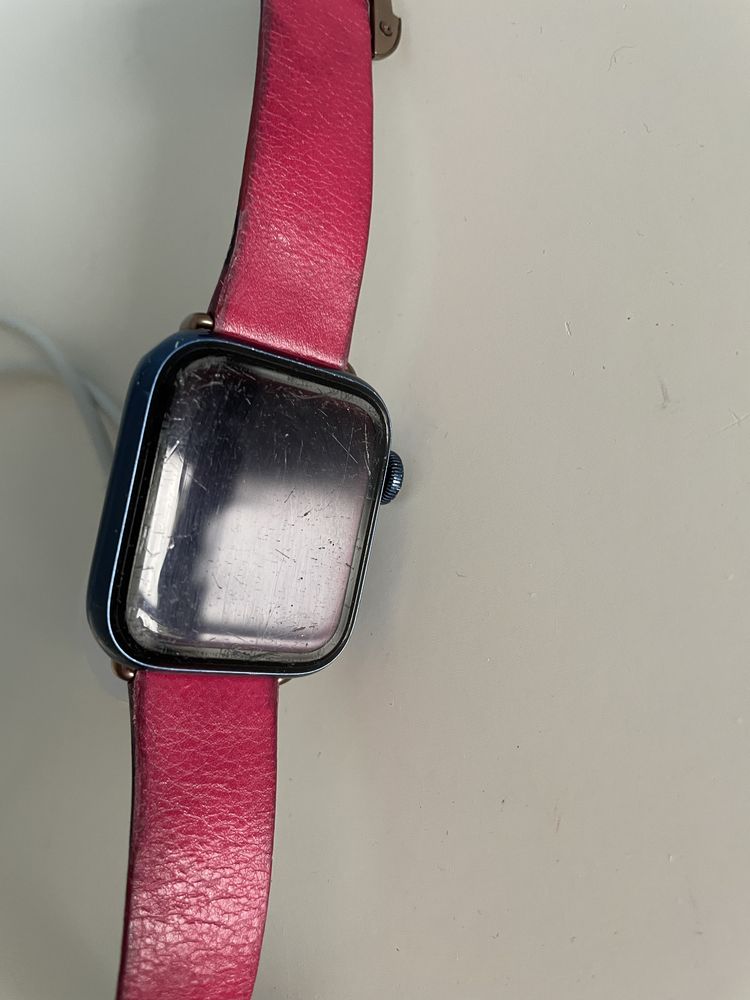 Apple watch Smartwatch 6. Generacji z oryginalnym paskiem i kablem