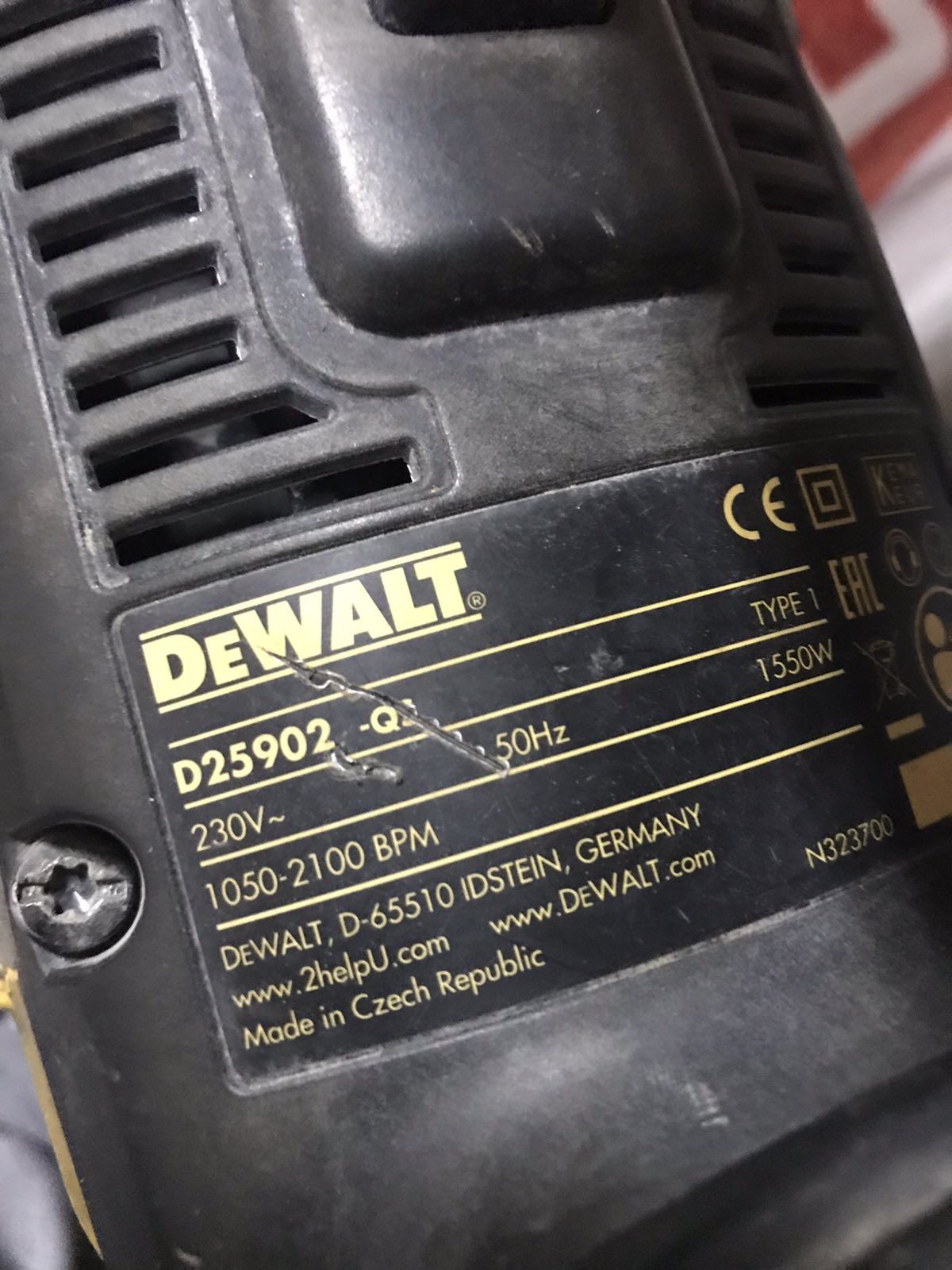 Отбойный молоток DeWalt D25902