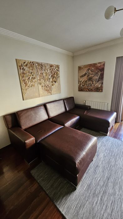 Sofá com chaise longue