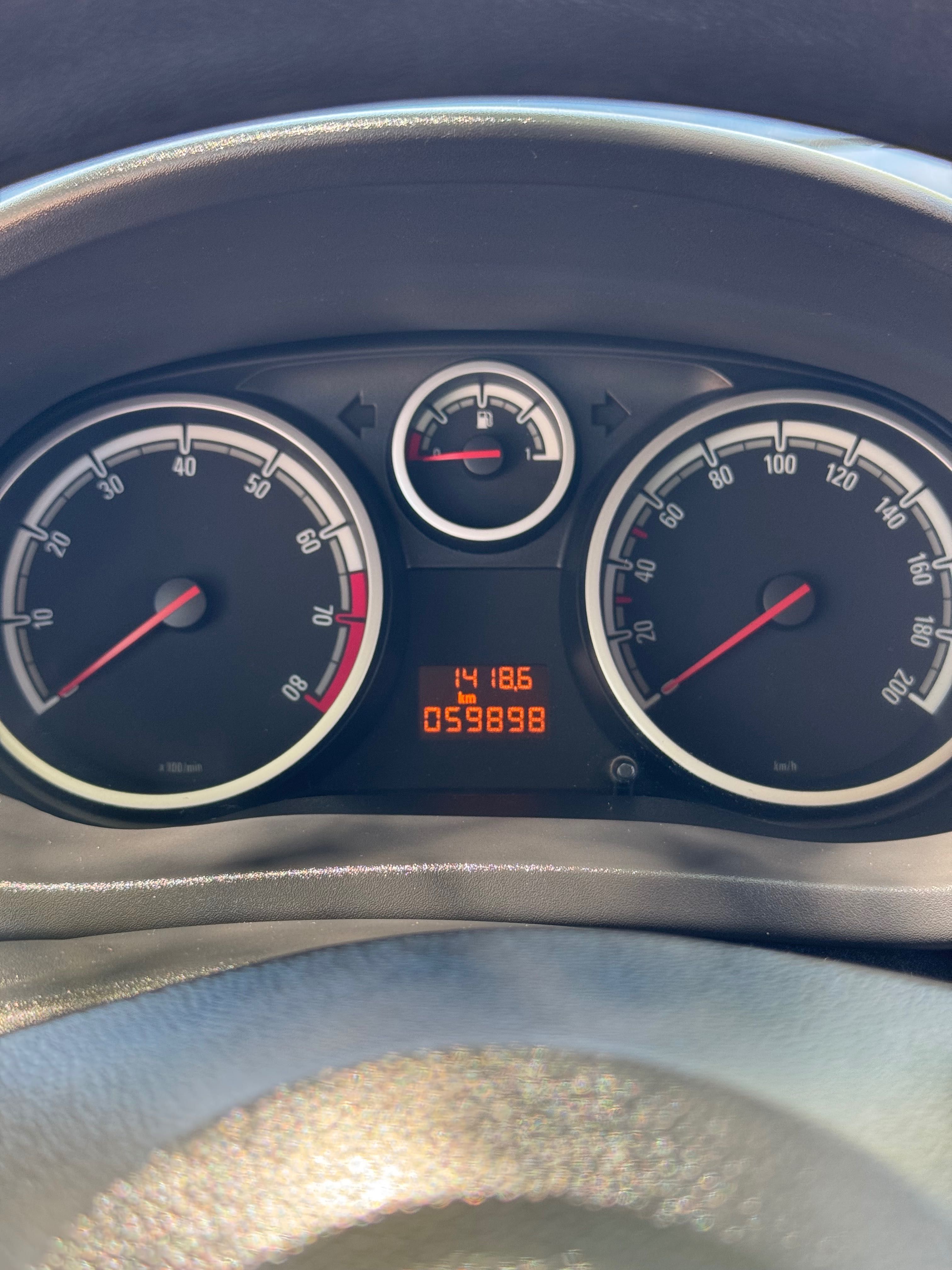 Vendo Opel corsa D 1.2 gasolina poucos km!
