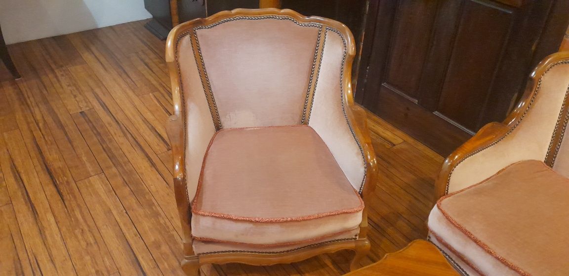 Sofa + 2 fotele + stolik Retro