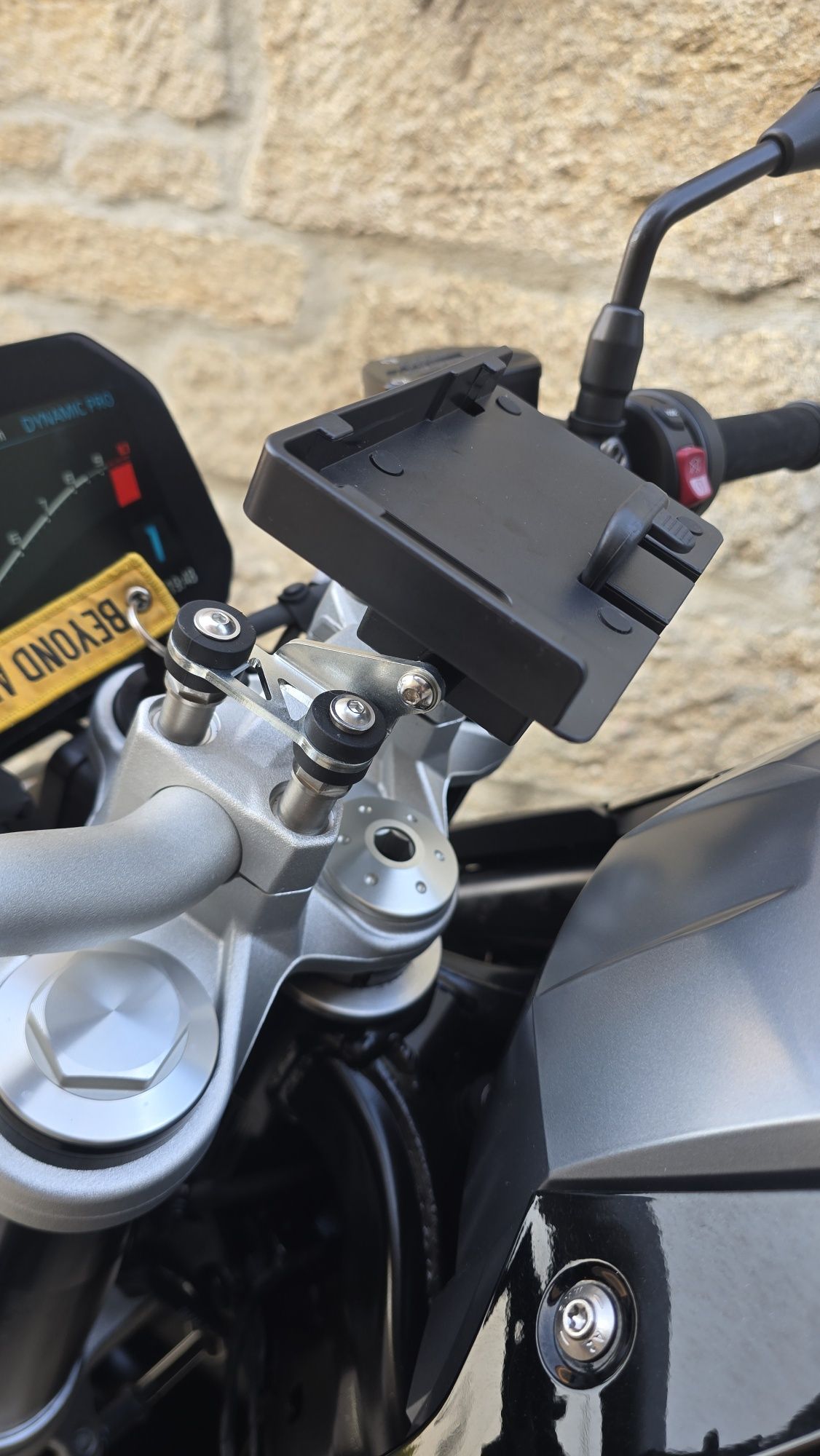 BMW F900R Sport
o
o