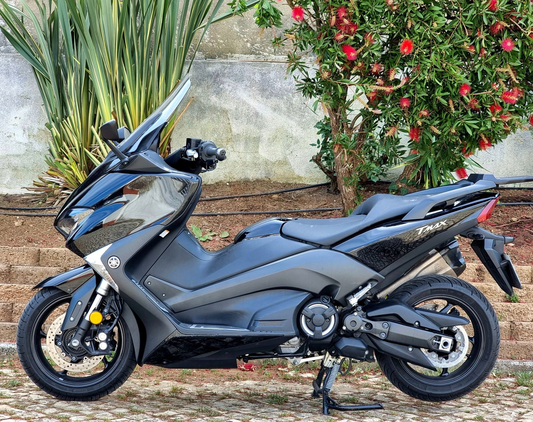 Yamaha Tmax 530 de 2017 akrapovic