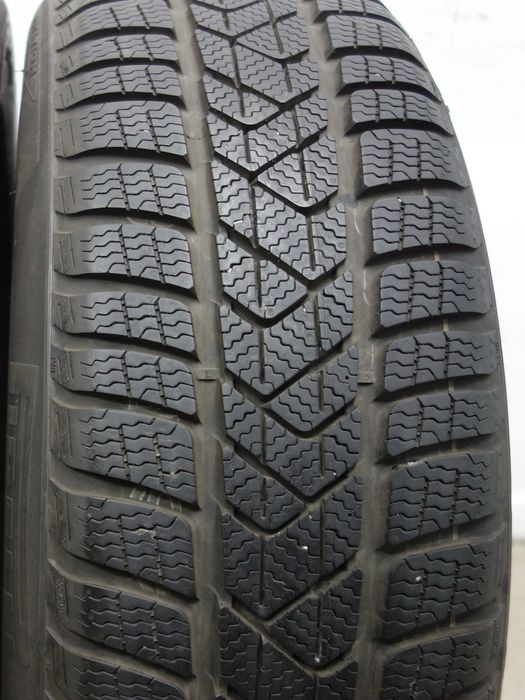 Opony zimowe Pirelli Winter SottoZero 3 205/60R17 extra stan 4x8m