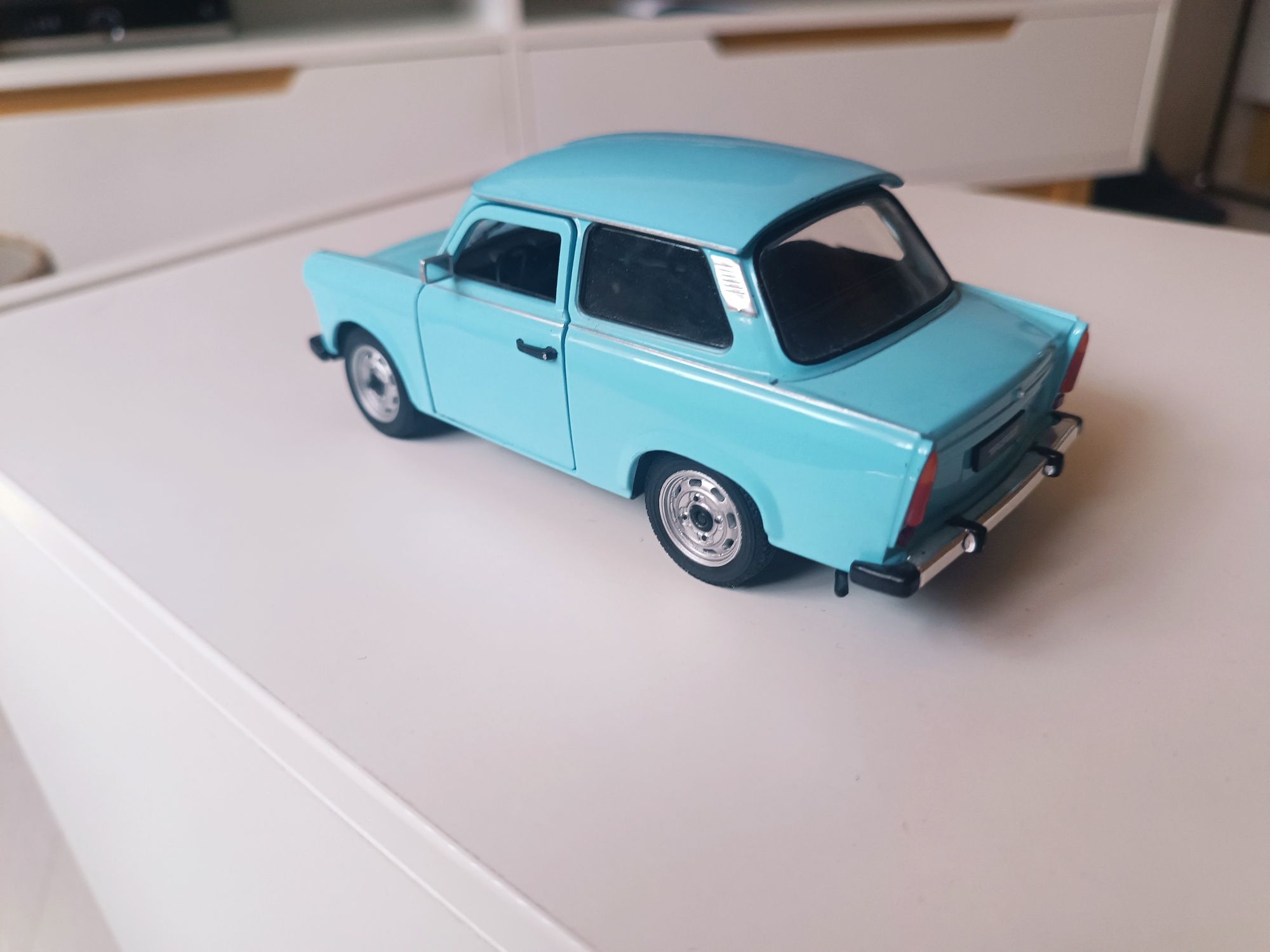 Trabant skala 1/24