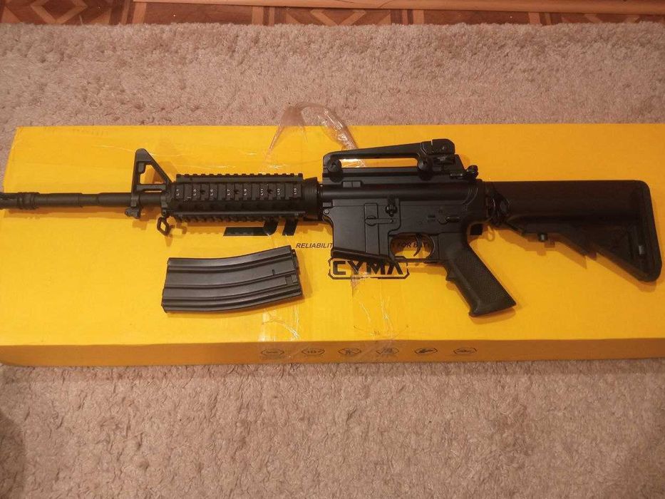 Іграшковий автомат M4 A1 RIS Cyma CM.007