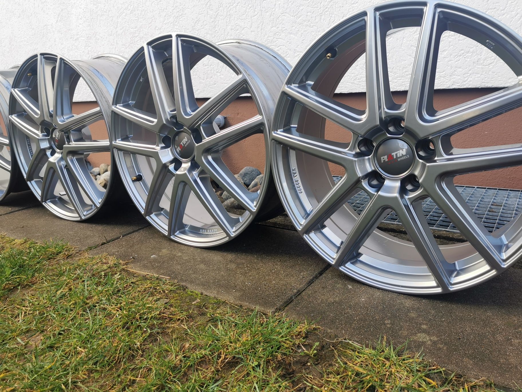 PLATIN P73 19'' 5x112 ET8.0J ET35 Audi Skoda VW