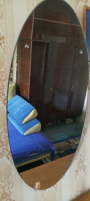 Настінне овальне дзеркало 1 м х 0,5 м