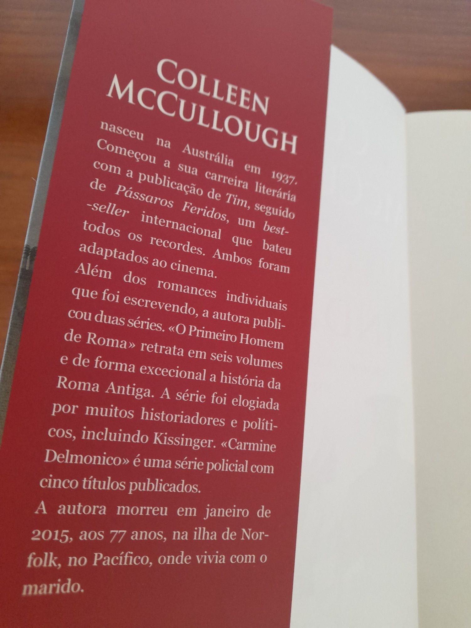 Livro "Romance" de Colleen McCullough, a autora de Pássaros Feridos