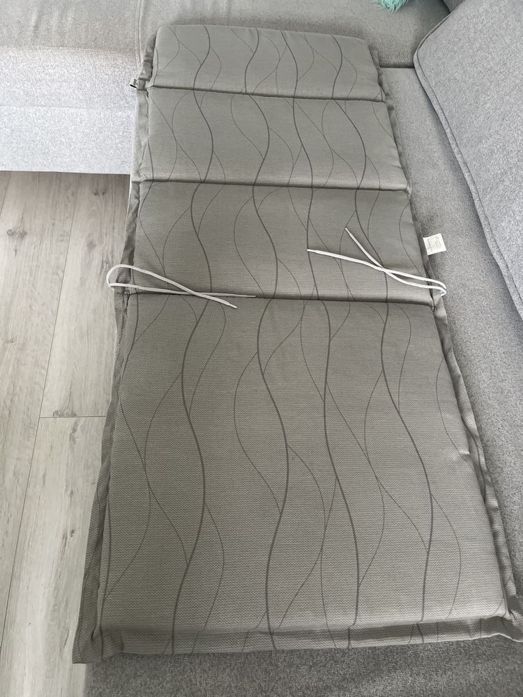 Sprzedam 2 poduszki na fotel leżak