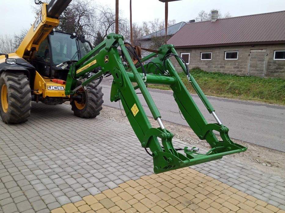 Tur  John  Deere 651 Renault 85 32