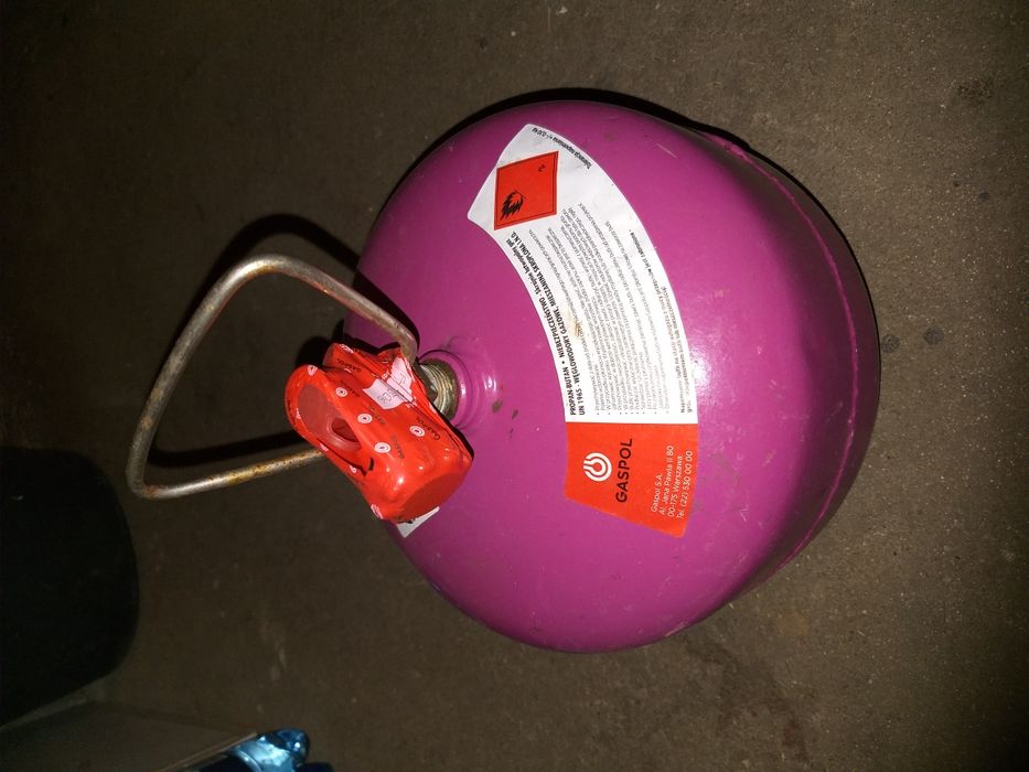 Sprzedam pełną butlę z gazem 2 kg