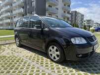 VW Touran kolor czarny