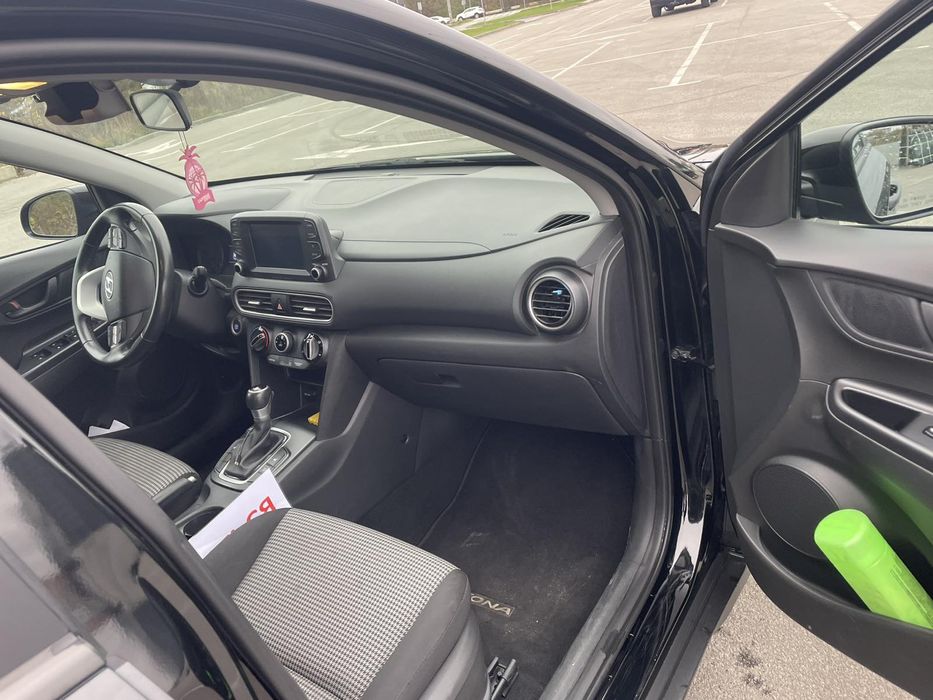 Хюндай кона Hyundai Kona 2.0 бензин. ЗИМОВА ГУМА. АВТОМАТ.