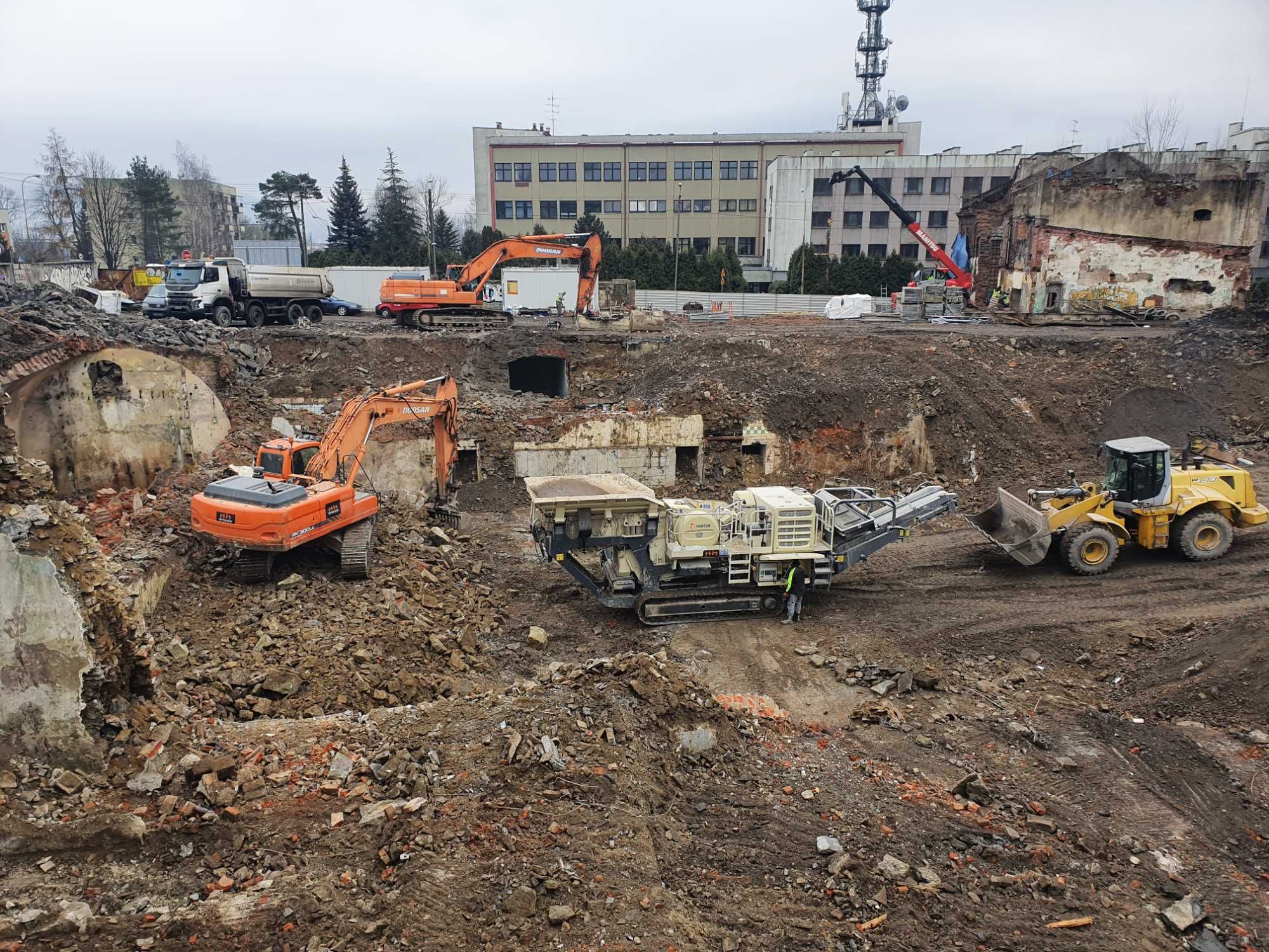 Kruszarka kruszenie gruzu, betonu, wynajem cały kraj kompleksowo