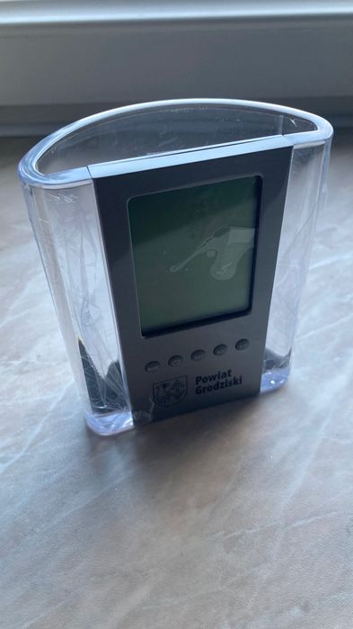 Pojemnik  na  długopisy  z  zegarem - NOWY