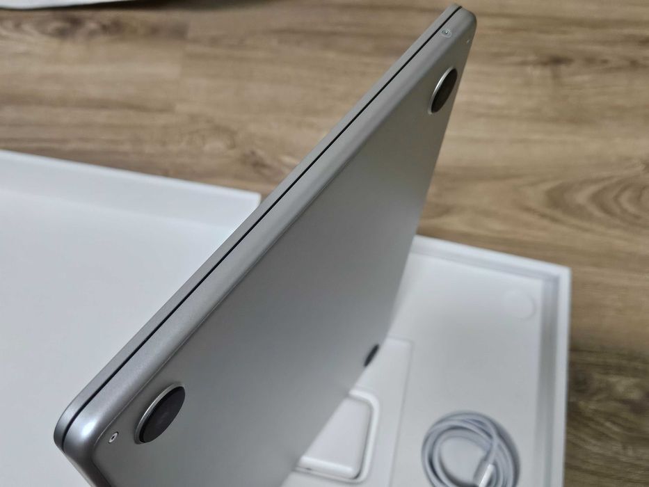 Macbook Air 13.6" (2024) M3 8 CPU/10 GPU •16Gb •512Gb