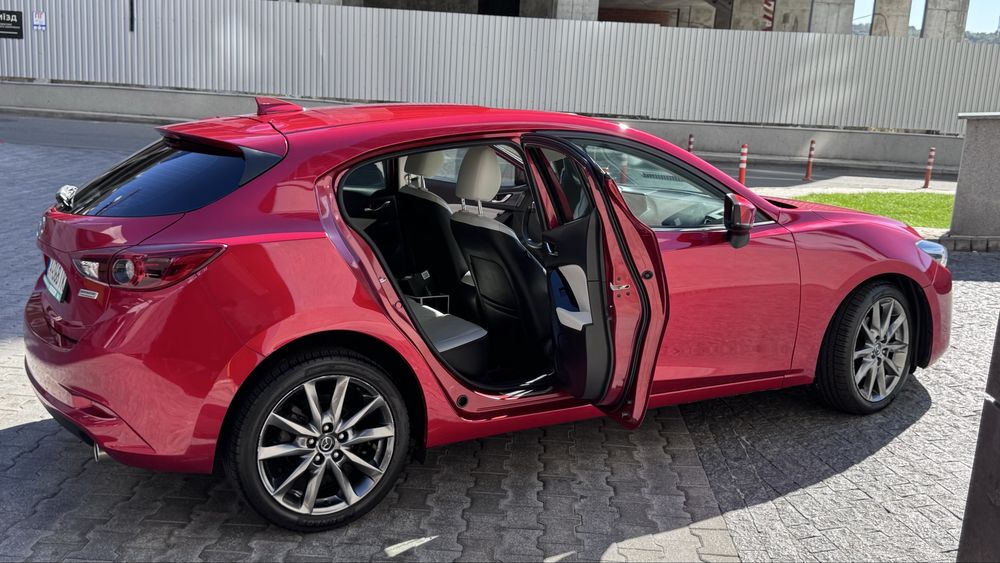 Mazda 3 в ідевльному стані