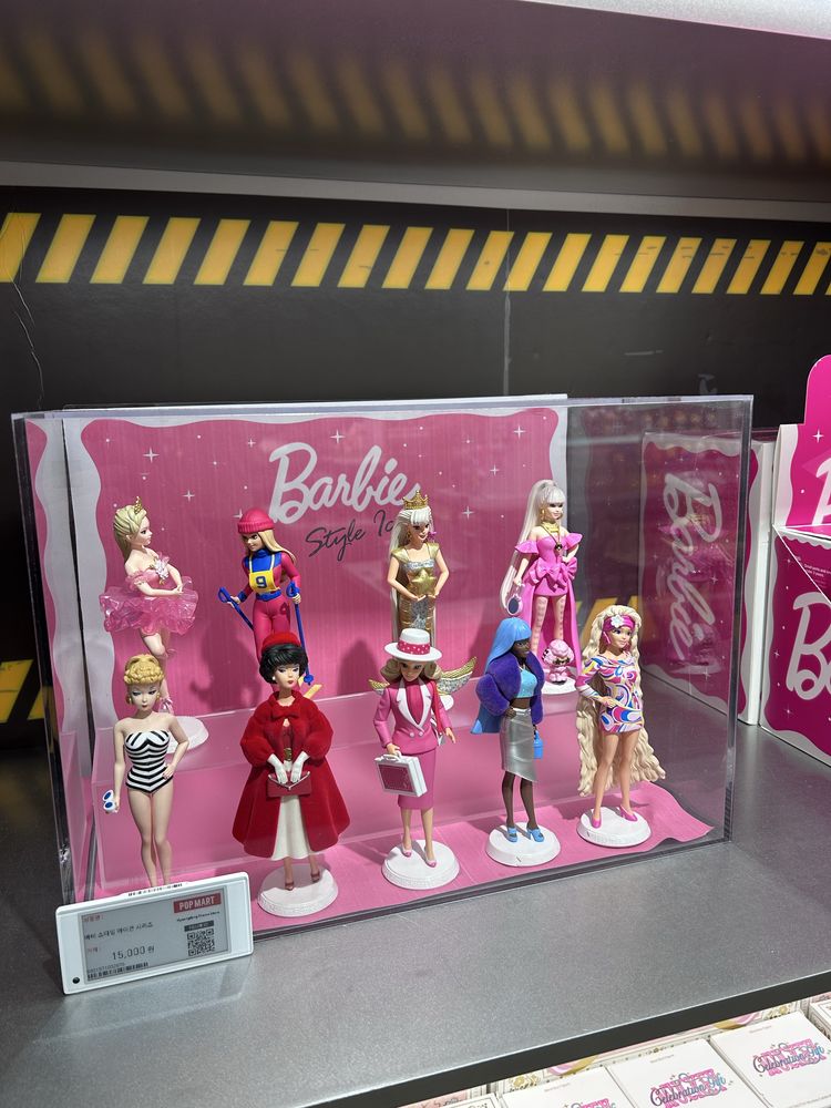 Колекційна оригінальна барбі Blind box з PopMart