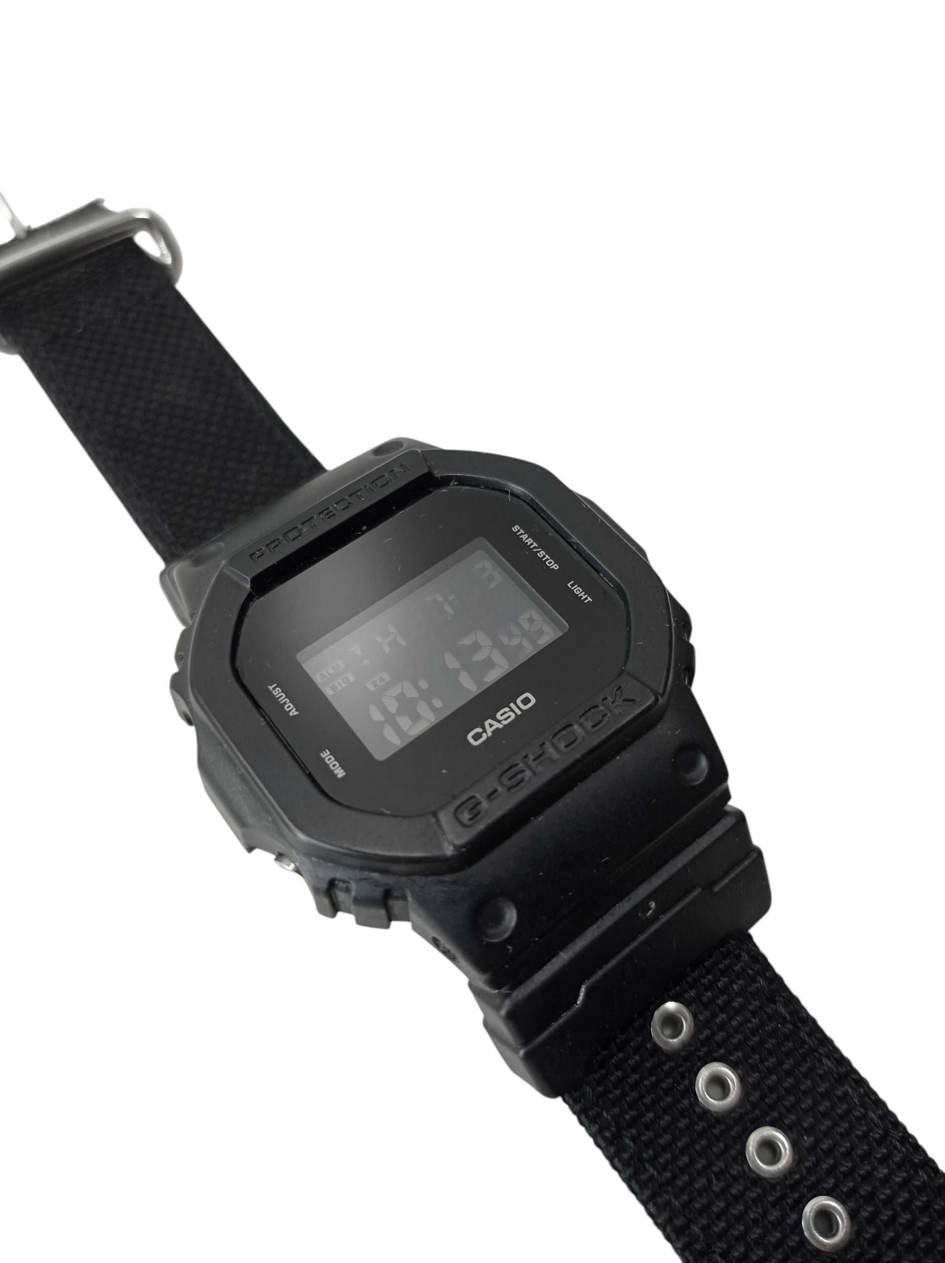 Zegarek Casio G-schock MĘSKI DW-5600UBB-1ER na pasku