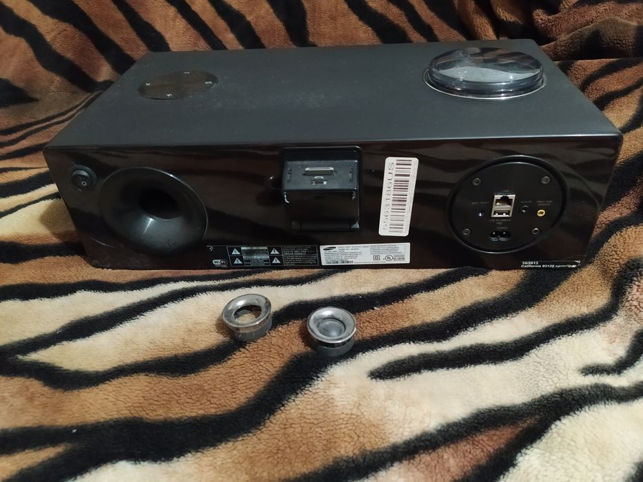 Блютуз колонка,саундбар.