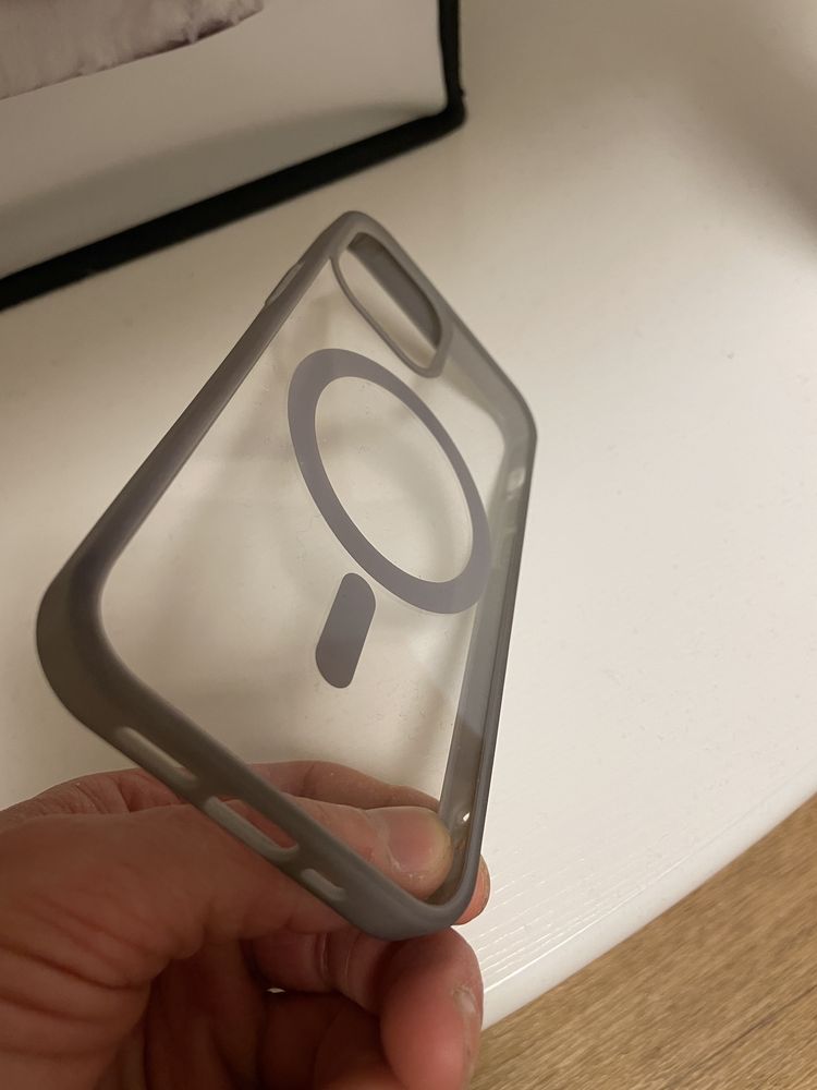Продам чехол на Iphone 12 pro
