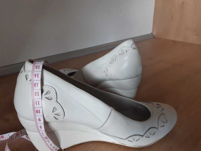 Buty ślubne góralskie białe boho folk na koturnie skórzane 39 40