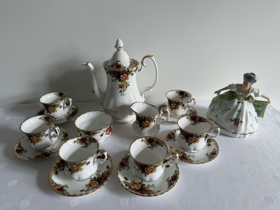 Zestaw kawowo herbaciany na 6 osób Royal Albert