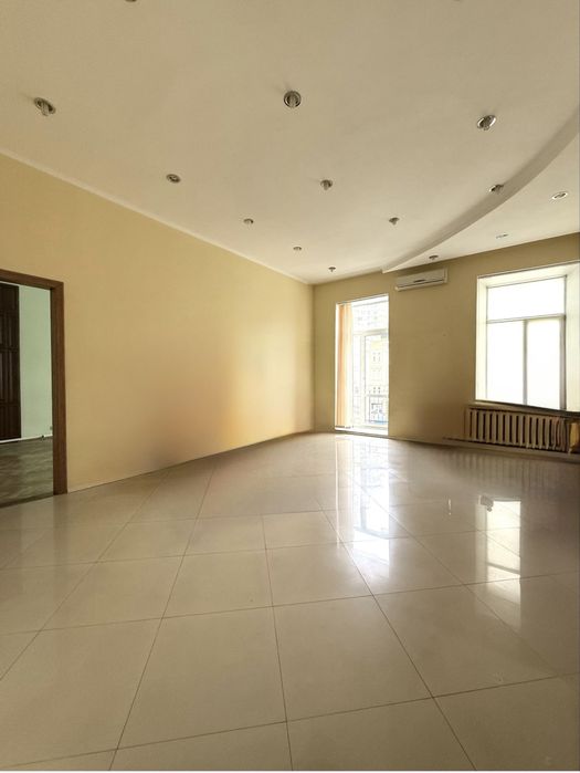 Без% аренда офис помещение 82 м2 центр Печерск Бассейная