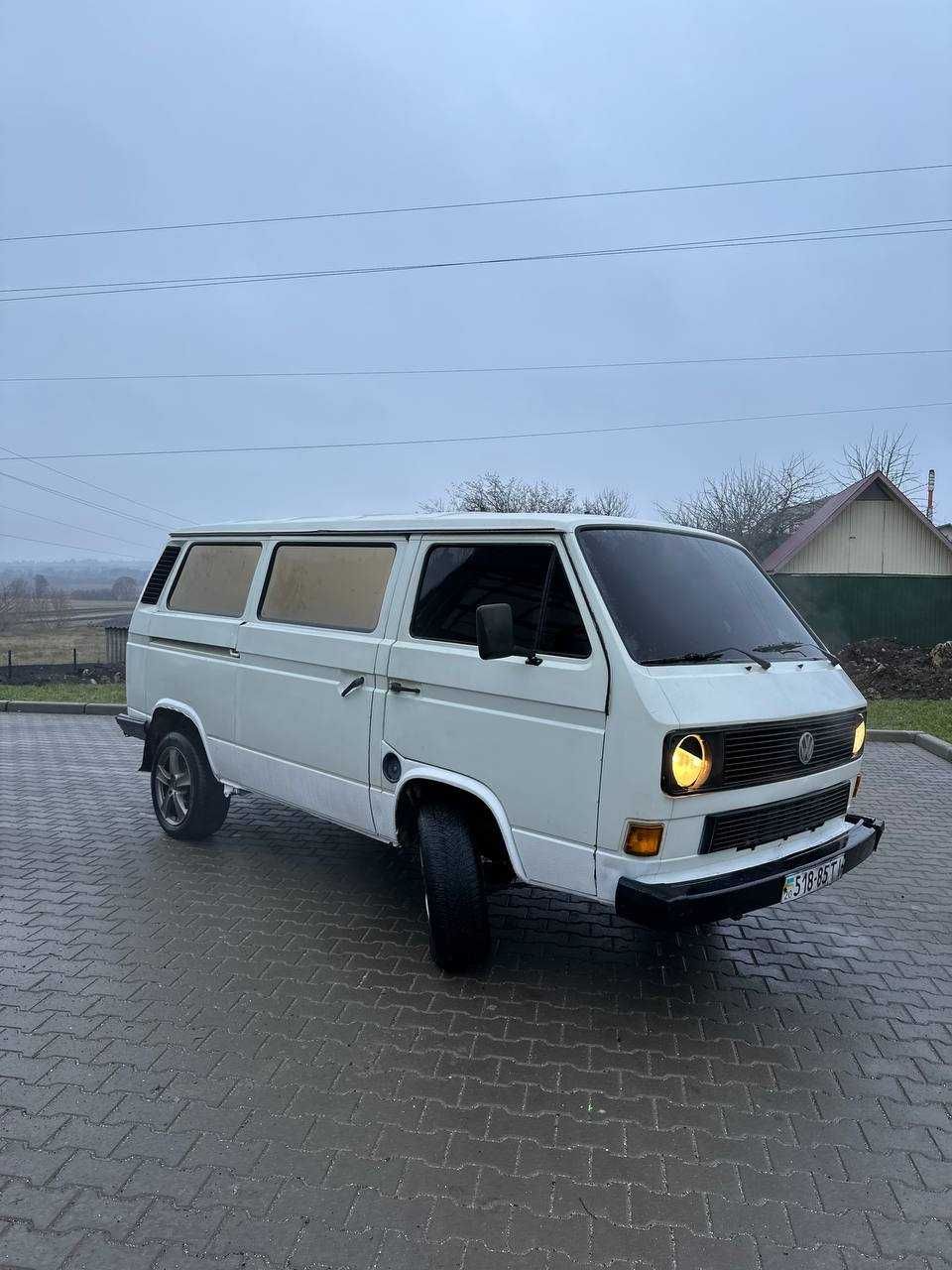 Volkswagen Caravelle Transporter 8+1 пасажир в хорошому стані