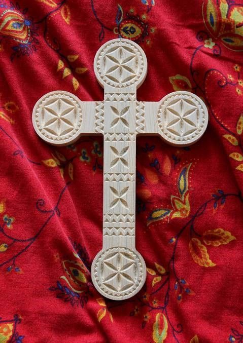 Rzeźbiony krzyż góralski , krucyfiks 25,5x17 cm