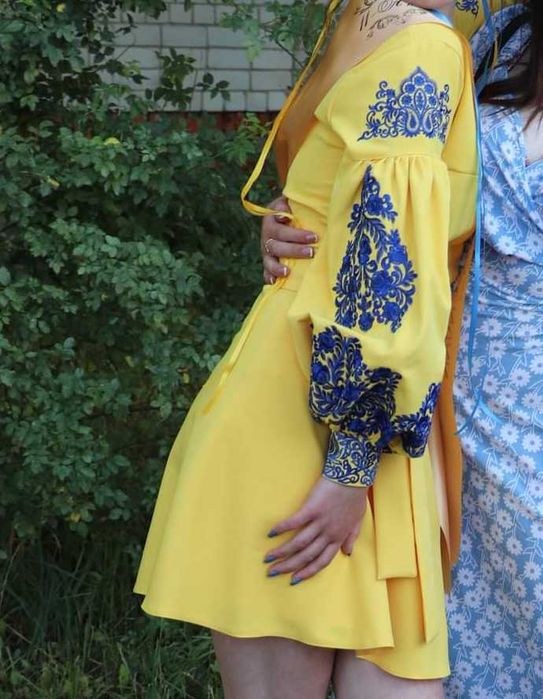 Сукня вишивана, жіноча, жовта, регулюється в талії (розімр S-M)