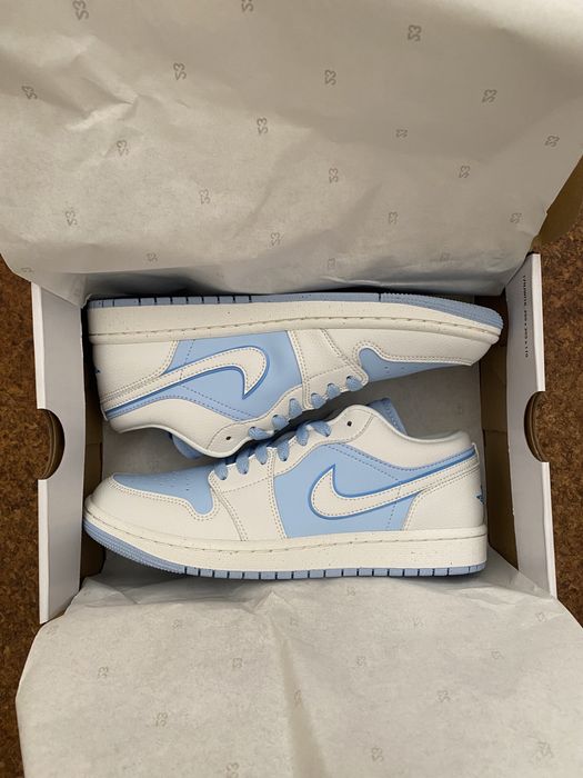 Jordan 1 Low SE Reverse Ice Blue (W)