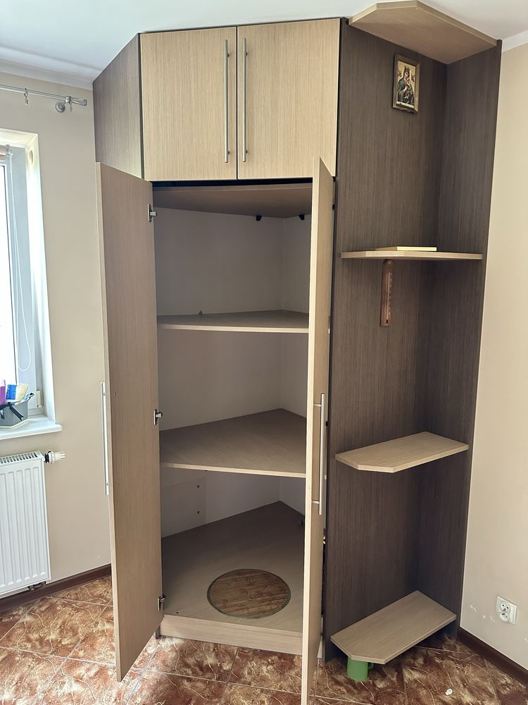 Sprzedam używaną kuchnię na wymiar z szafą
