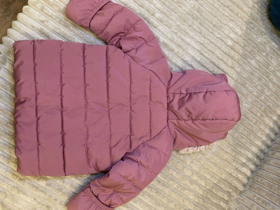 Куртка тепла на дівчинку